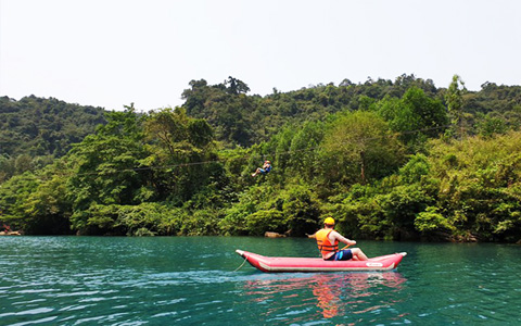 Kayaking along Nam Song River